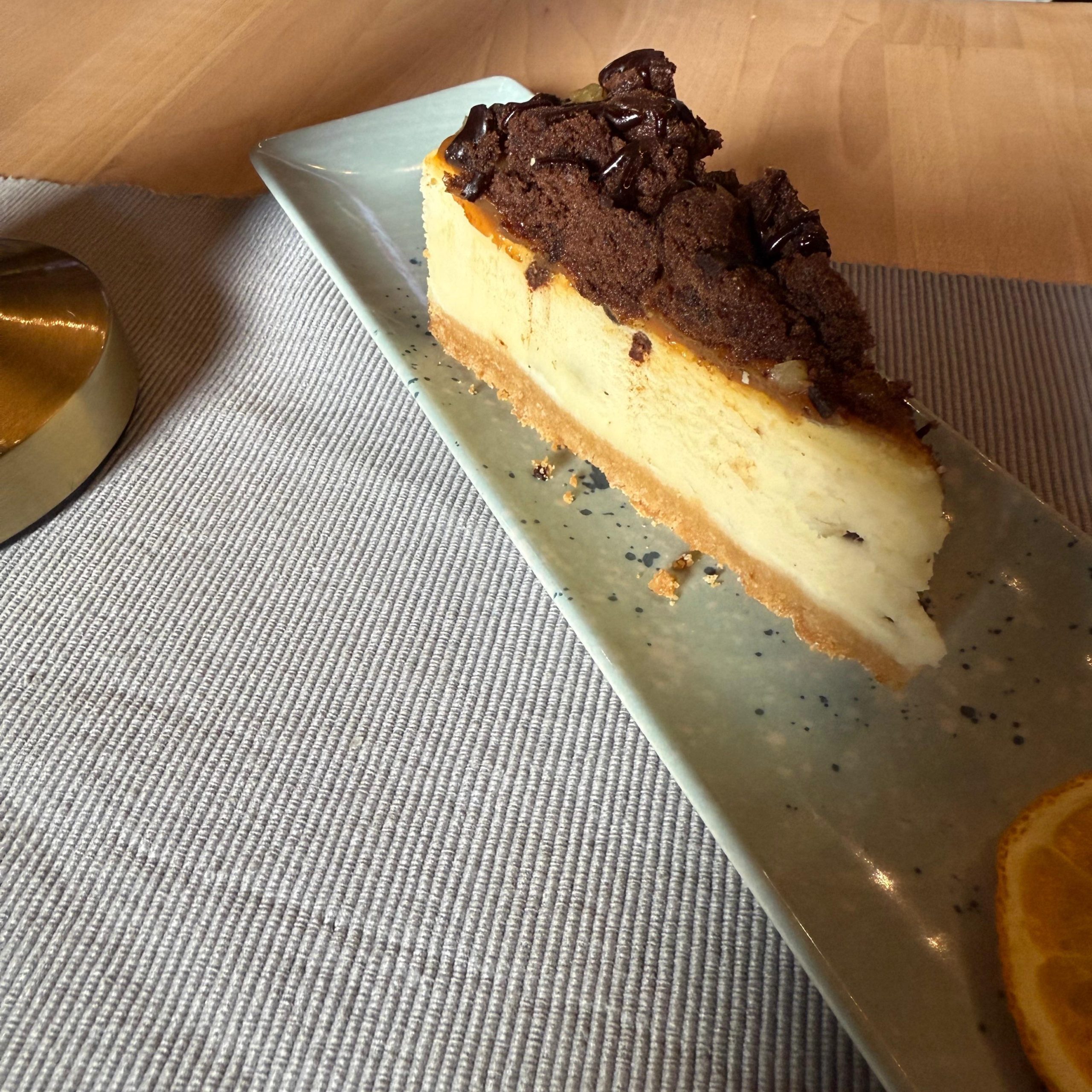 CHEESECAKE BROWNIES CARAMEL